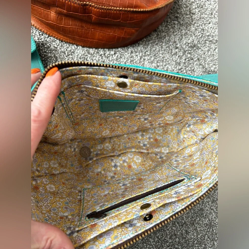 Lyons leather Queen Bees and wallets - Picture 14 of 16